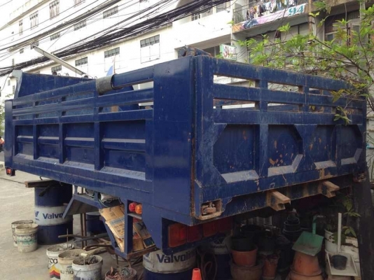 กะบะดั้ม6ล้อ