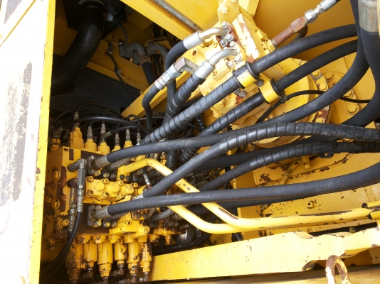 รถสวย   KOMATSU  PC200-7  พร้อมใช้งาน