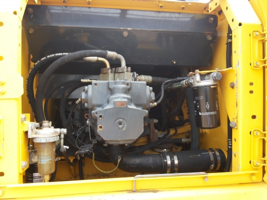 รถสวย   KOMATSU  PC200-7  พร้อมใช้งาน