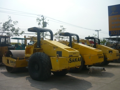 รถบดสั่นสะเทือน 10 ตัน Sakai SV505D สภาพใหม่กิ๊บ มีให้เลือกหลายคัน สภาพเนี๊ยบทุกคัน รถนอกแท้ ยังไม่ผ่านการใช้งานในไทย100\%