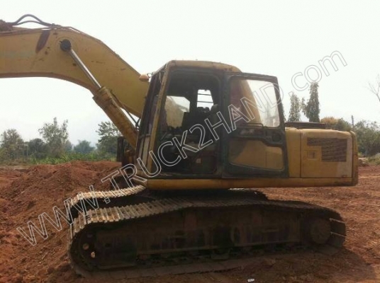 รถแบคโฮ ยี่ห้อ KOMATSU PC200 รุ่น 6