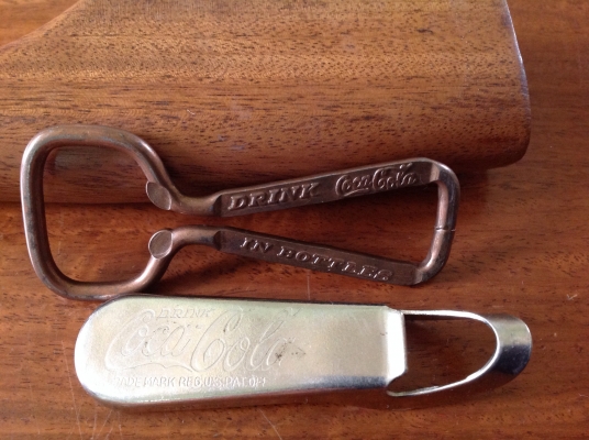 ขายที่เปิดขวด Vintage รุ่นแรกของ Coca Cola 2 แบบ ขายที่เปิดขวด Vintage รุ่นแรกของ Coca Cola 2 แบบ