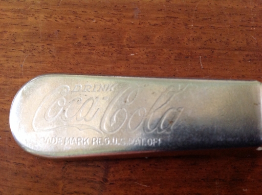 ขายที่เปิดขวด Vintage รุ่นแรกของ Coca Cola 2 แบบ ขายที่เปิดขวด Vintage รุ่นแรกของ Coca Cola 2 แบบ