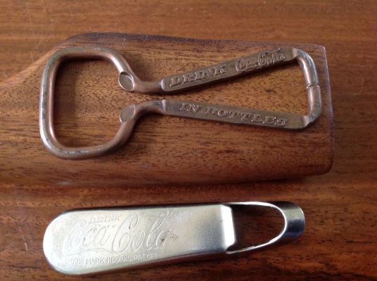 ขายที่เปิดขวด Vintage รุ่นแรกของ Coca Cola 2 แบบ ขายที่เปิดขวด Vintage รุ่นแรกของ Coca Cola 2 แบบ