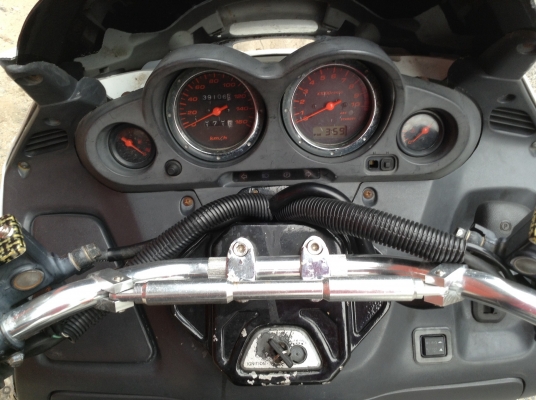 ธารนนทบุรี//ขาย honda forza250 abs อินวอยท์+ส.พ.ม+พ.ร.บ ราคา 75,000บาท