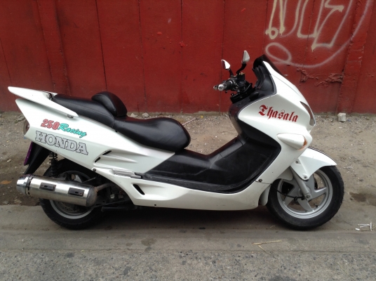 ธารนนทบุรี//ขาย honda forza250 abs อินวอยท์+ส.พ.ม+พ.ร.บ ราคา 75,000บาท