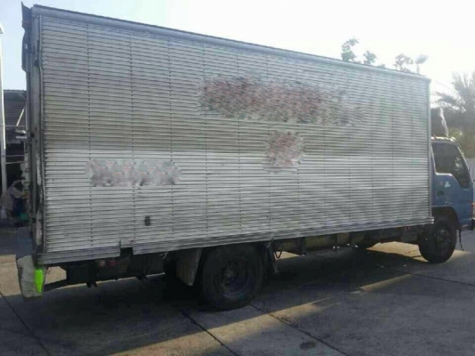 รถอีซูซุ 6 ล้อ ตู้แห้ง NQR  130 แรงม้า. ปี 43  สนใจติดต่อ 081 - 6079515