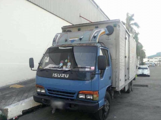 รถอีซูซุ 6 ล้อ ตู้แห้ง NQR  130 แรงม้า. ปี 43  สนใจติดต่อ 081 - 6079515