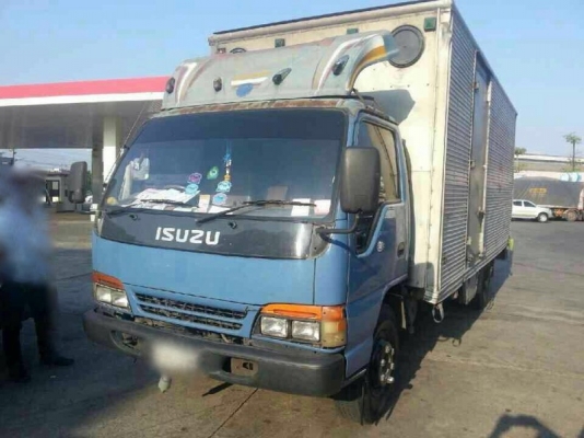 รถอีซูซุ 6 ล้อ ตู้แห้ง NQR  130 แรงม้า. ปี 43  สนใจติดต่อ 081 - 6079515