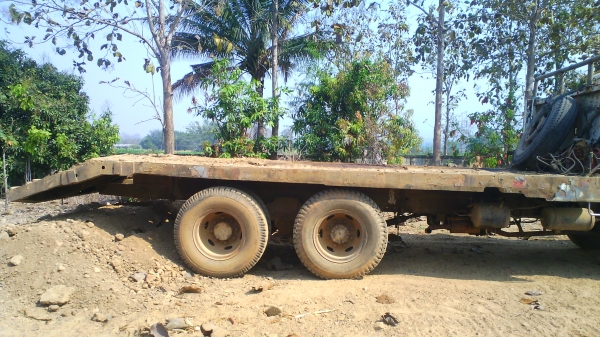 แพ๊คคู่..รถแบคโฮ KOBELCO SK200 M5 SUPPER พร้อม สิบล้อเทลเล่อร์NISSAN Ud บรรทุกแบคโฮ ชอบราคาเท่าไรต่อรองราคากันได้ครับ.