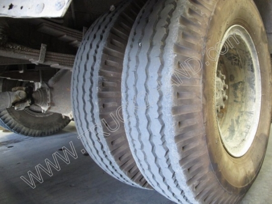 รถบรรทุก 6 ล้อ ยีห้อ HINO รุ่นFC4JLRA ขนาด 170 แรงม้า ติดเครนขนาด 3 ตัน