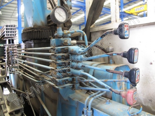 รถบรรทุก 6 ล้อ ยีห้อ HINO รุ่นFC4JLRA ขนาด 170 แรงม้า ติดเครนขนาด 3 ตัน