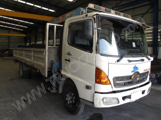 รถบรรทุก 6 ล้อ ยีห้อ HINO รุ่นFC4JLRA ขนาด 170 แรงม้า ติดเครนขนาด 3 ตัน