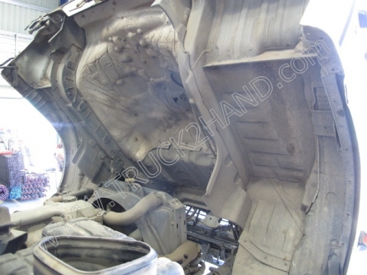 รถบรรทุก 6 ล้อ ยีห้อ HINO รุ่นFC4JLRA ขนาด 170 แรงม้า ติดเครนขนาด 3 ตัน