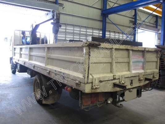 รถบรรทุก 6 ล้อ ยีห้อ HINO รุ่นFC4JLRA ขนาด 170 แรงม้า ติดเครนขนาด 3 ตัน