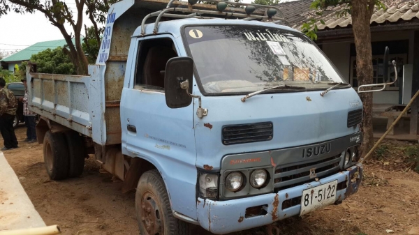 ISUZU   KSเครื่อง 110ดั้ม6ล้อ 2คันแพคคู่