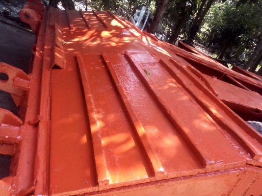 ขายหาง โรเบส. พื้นเรียบ.   2 เพลา.  สนใจติดต่อ 081 - 6079515