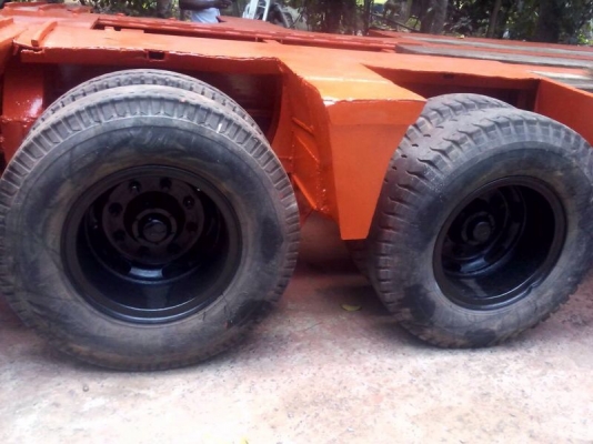 ขายหาง โรเบส. พื้นเรียบ.   2 เพลา.  สนใจติดต่อ 081 - 6079515