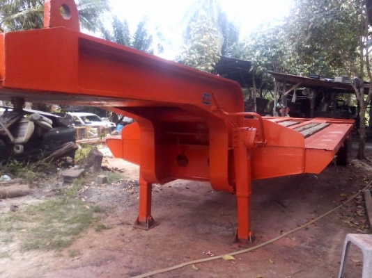 ขายหาง โรเบส. พื้นเรียบ.   2 เพลา.  สนใจติดต่อ 081 - 6079515