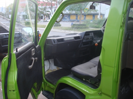 ขายรถตู้ nissan unvan 2700 ปี93