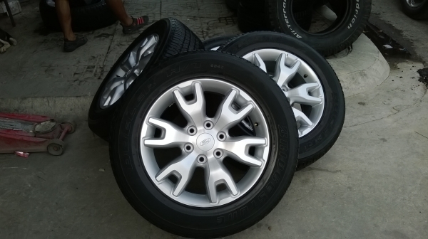 ขายล้อ FORDขอบ18พร้อมยางชุดละ19500