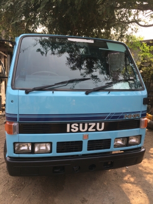 isuzu 6 ล้อ ห้างแท้ ปี38 เครื่องดี คัสซีสวย ภายนอกสวย ภายในสะอาดเรียบร้อย พร้อมใช้ ม79