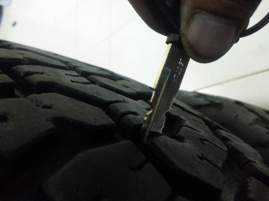 ขายแม็กjeepพร้อมยางBF All 265/70/16 ขายแม็กjeepพร้อมยางBF All 265/70/16