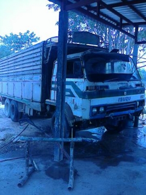 ขาย 10 ล้อ เพลาเดียว JCM เครื่อง 6BD1 165 แรงม้า คัสซีสวยตลอดเส้น ช่วงล่างลูกหมากร้อย ยางเต็ม ทะเบียนพร้อมโอนครับ