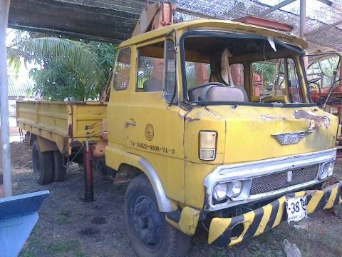 ขาย 6 ล้อ HINO KR340 ติดเฮี๊ยบ 3 ตัน เครื่อง EH300 160 HP คัสซีสวย ทะเบียนพร้อมโอนครับ