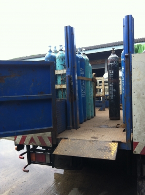 จำหน่ายและติดตั้งลิฟท์ท้าย รถบรรทุก รถตู้