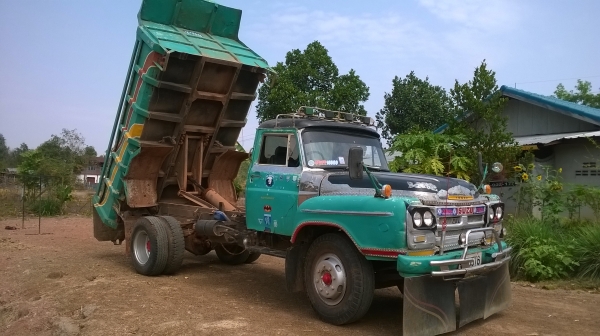 ขาย 6 ล้อดั้มหัวยาว เครื่อง 6BB1 145 HP ปั้มคอยาว เฟืองท้าย FUSO คัสซีสวย ยางเต็ม ทะเบียนไม่ขาด