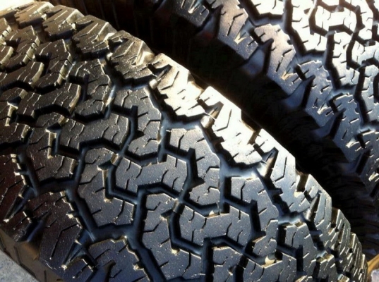 ขายยาง BF Goodrich All-terrain ขนาด 265 75 r16 ดอก9มิล