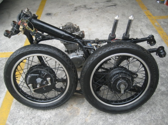 ขายโครงเครื่อง SR400  in.v เฟรมกับเครื่องออกชื่อคนซื้อ