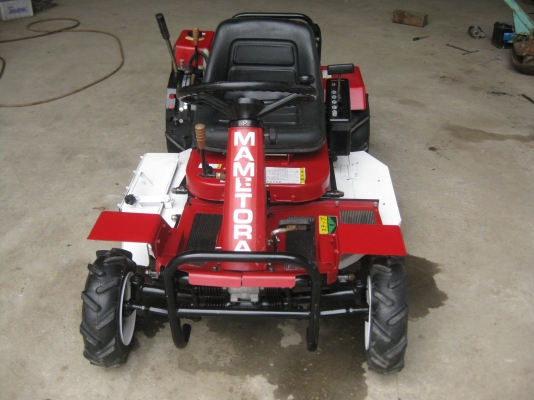 ขายรถตัดหญ้า MAMETORA MPM950 16แรง พร้อมใช้งาน ขายรถตัดหญ้า MAMETORA MPM950 16แรง พร้อมใช้งาน