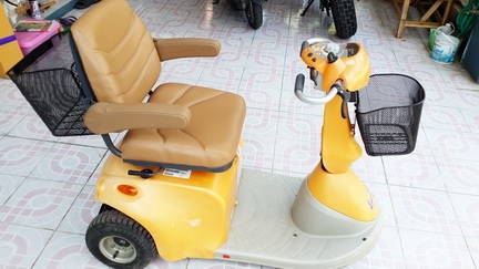 ขายด่วนๆรถไฟฟ้า 3 ล้อ KUBOTA สำหรับคนแก่หรือคนพิการ เพิ่งมาจากญี่ปุ่น