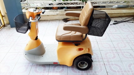 ขายด่วนๆรถไฟฟ้า 3 ล้อ KUBOTA สำหรับคนแก่หรือคนพิการ เพิ่งมาจากญี่ปุ่น