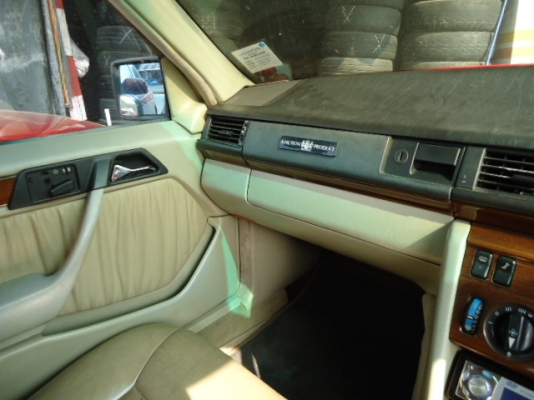 ขายรถMercedes Benz 230E(W124)ปี2533 เกียร์ออโต้ สีแดงเพลิง สีสดมากๆ สวยๆ สภาพดีมากช่วงล่างแน่นๆ ล้อแม็ก ขอบ 18" วางเครื่องแรง วางเครื่องToyota 1J Twin turbo 2,500cc 6สูบ โบออฟวาวล์ ติดแก๊สระบบหัวฉีดของ Italy ใหม่ๆและปลอดภัย ใช้แก๊ส + น้ำมัน (ใช้ได้สอ