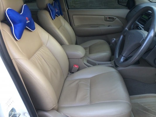 TOYOTA VIGO 4DR 2010 รถบ้านแท้ เพื่อนฝากขายครับ