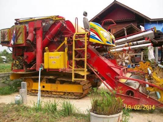 ขายรถเกี่ยวข้าวพร้อมเทลเลอร์