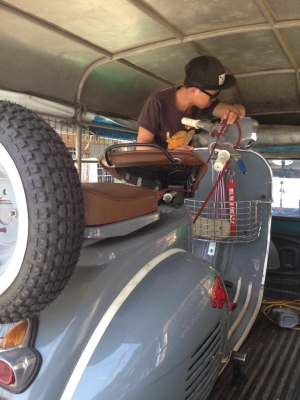 เอเซียทรานสปอร์ตเตอร์ บริการ เคลื่อน-ย้าย..ขน-ส่ง รถมอเตอร์ไซค์ ทุกประเภท เรามีบริการทั้งรถตู้และกระบะมีหลังคา