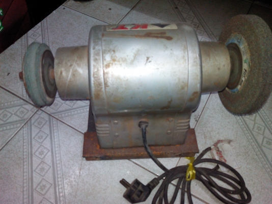 เครื่องเจียรตั้งโต๊ะ