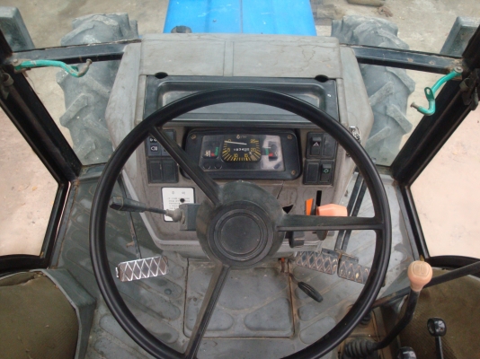 ขายรถไถฟอร์ด2เพลาปี2556