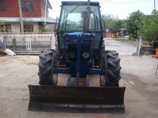 ขายรถไถฟอร์ด2เพลาปี2556