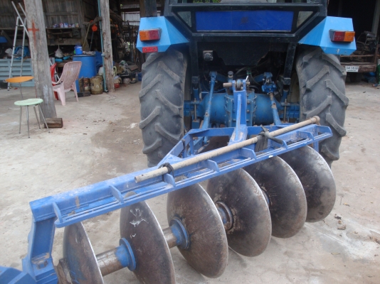 ขายรถไถฟอร์ด2เพลา3สูบปี2556 จัดไฟแนนท์ได้ 300000