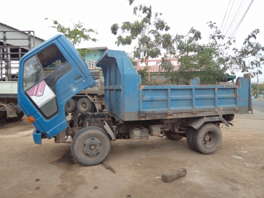 ขาย345000บาทรถ6ล้อดั้มอีซูซุNPRเครื่อง110แรง พวงมาลัยเพาเวอร์