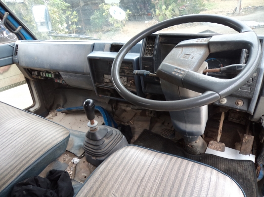 ขาย345000บาทรถ6ล้อดั้มอีซูซุNPRเครื่อง110แรง พวงมาลัยเพาเวอร์