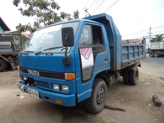 ขาย345000บาทรถ6ล้อดั้มอีซูซุNPRเครื่อง110แรง พวงมาลัยเพาเวอร์