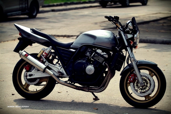 ขายcb400 ปี 93-94 อินวอย  เครื่องจัดมากๆ สีสวยๆครับ ราคาถูกๆ