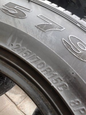 ใหม่ๆ ปี2013 MAXXIS MA-579 215/70R15 มี 3 เส้น ยางหนาประมาณ 6 มม. TEL.081-427-3941 ใหม่ๆ ปี2013 MAXXIS MA-579 215/70R15 มี 3 เส้น ยางหนาประมาณ 6 มม. TEL.081-427-3941