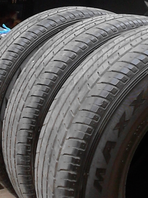 ใหม่ๆ ปี2013 MAXXIS MA-579 215/70R15 มี 3 เส้น ยางหนาประมาณ 6 มม. TEL.081-427-3941 ใหม่ๆ ปี2013 MAXXIS MA-579 215/70R15 มี 3 เส้น ยางหนาประมาณ 6 มม. TEL.081-427-3941